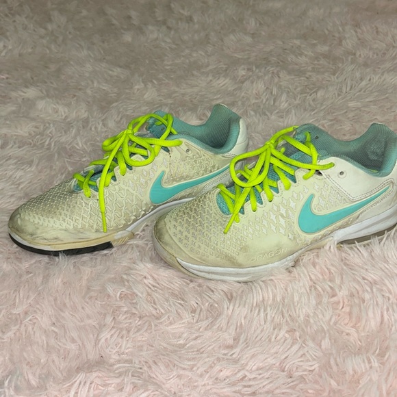 Nike Running Shoes - Picture 2 of 3